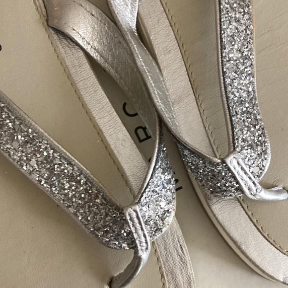 Marc jacobs couture line silver glitter sandals rubber flip flops 9 NIB $140 - Picture 2 of 8